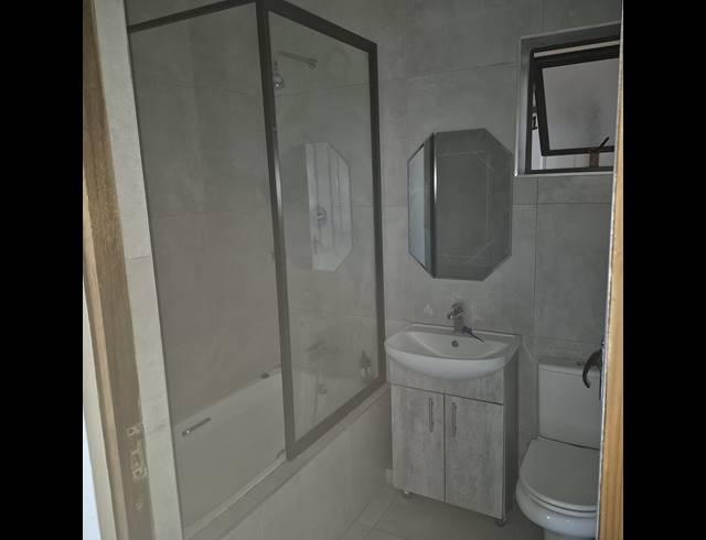 2 BEDROOM FLAT TO LET IN MONTCLAIR